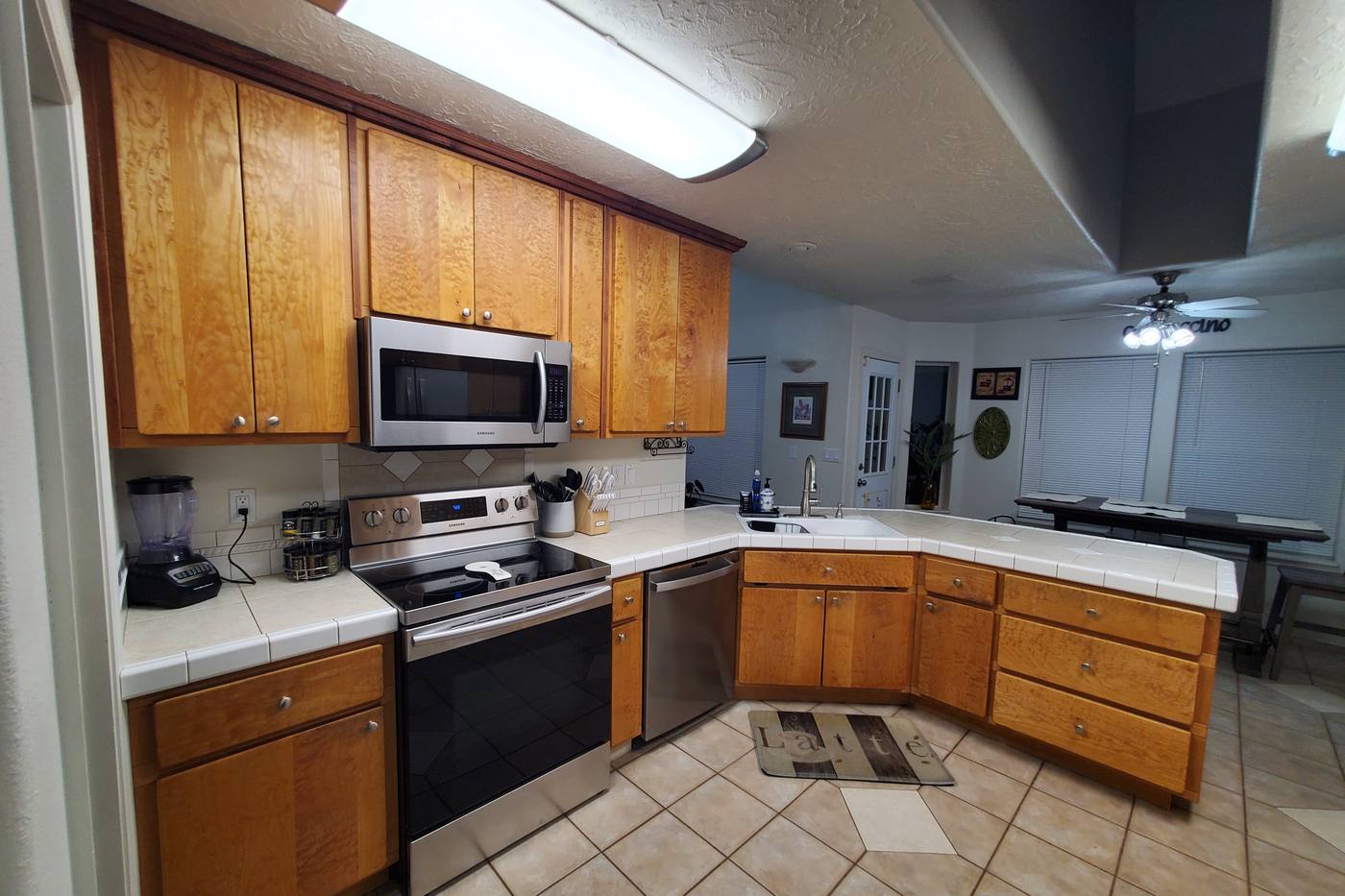Full kitchen with full-size appliances